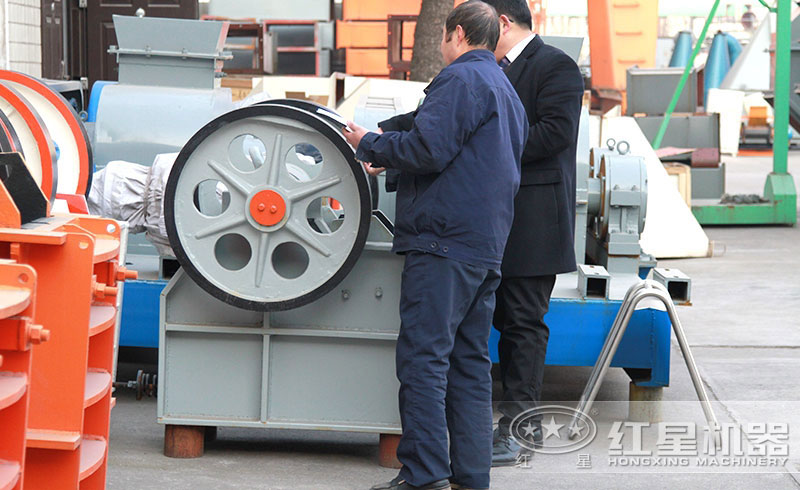 什么會(huì)影響pe600 ×900顎式破碎機(jī)的產(chǎn)量